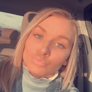 Meet your Posher, Lexi